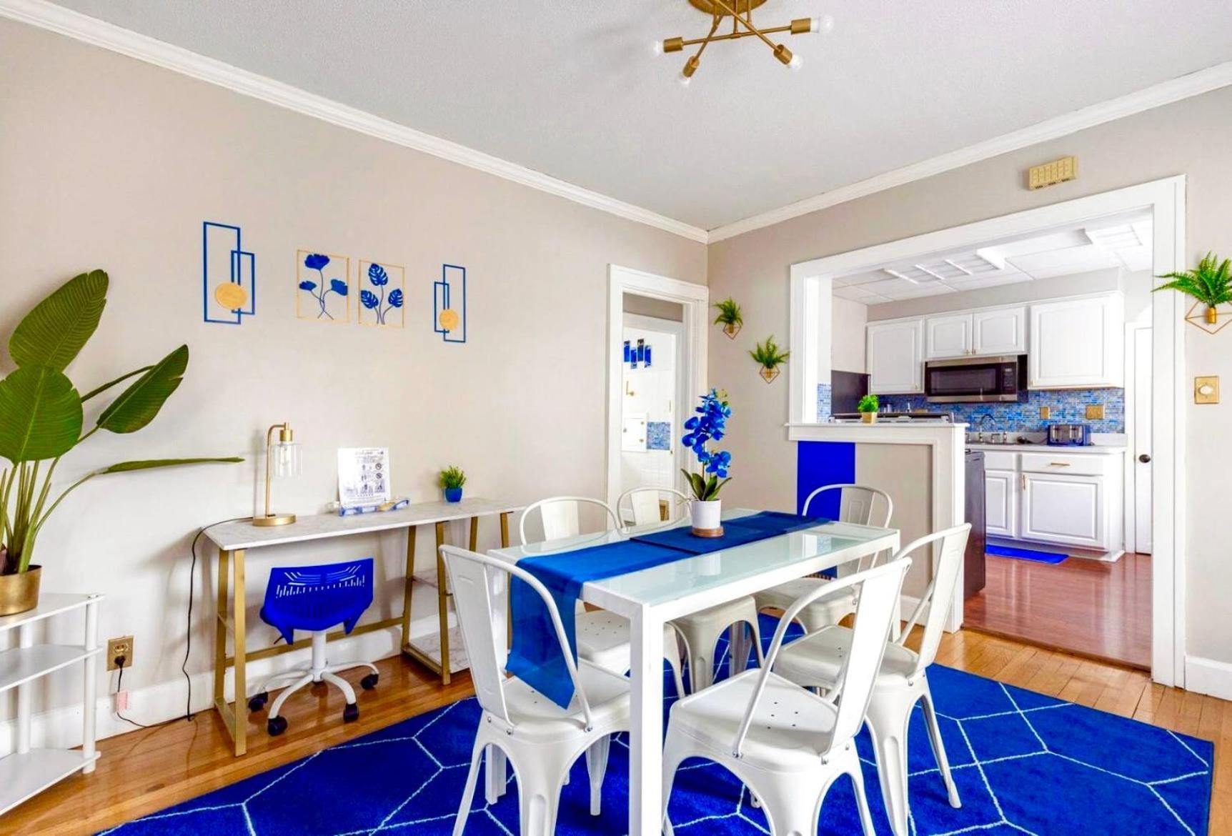 The Sapphire Haven - Your Old Brooklyn Oasis Awaits Families, Couples, Business Travelers Near Downtown With Parking, 300 Mb Wifi & Self Check-In Cleveland Exterior photo