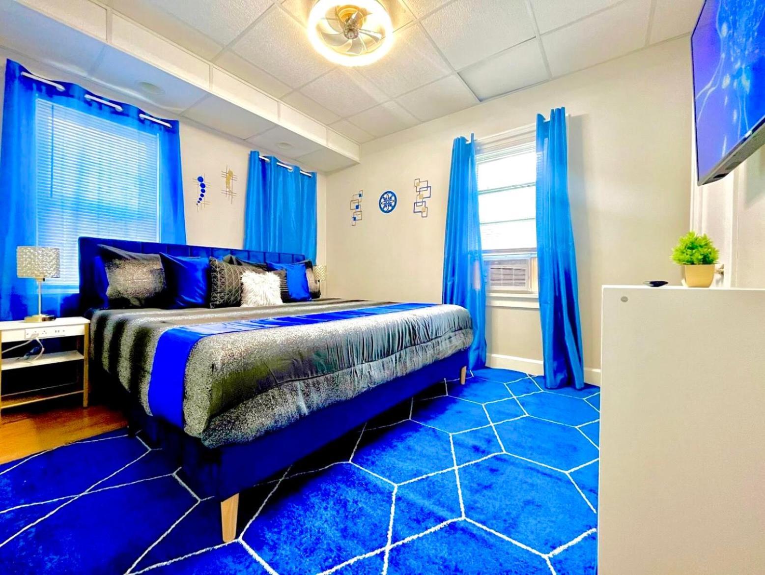 The Sapphire Haven - Your Old Brooklyn Oasis Awaits Families, Couples, Business Travelers Near Downtown With Parking, 300 Mb Wifi & Self Check-In Cleveland Exterior photo
