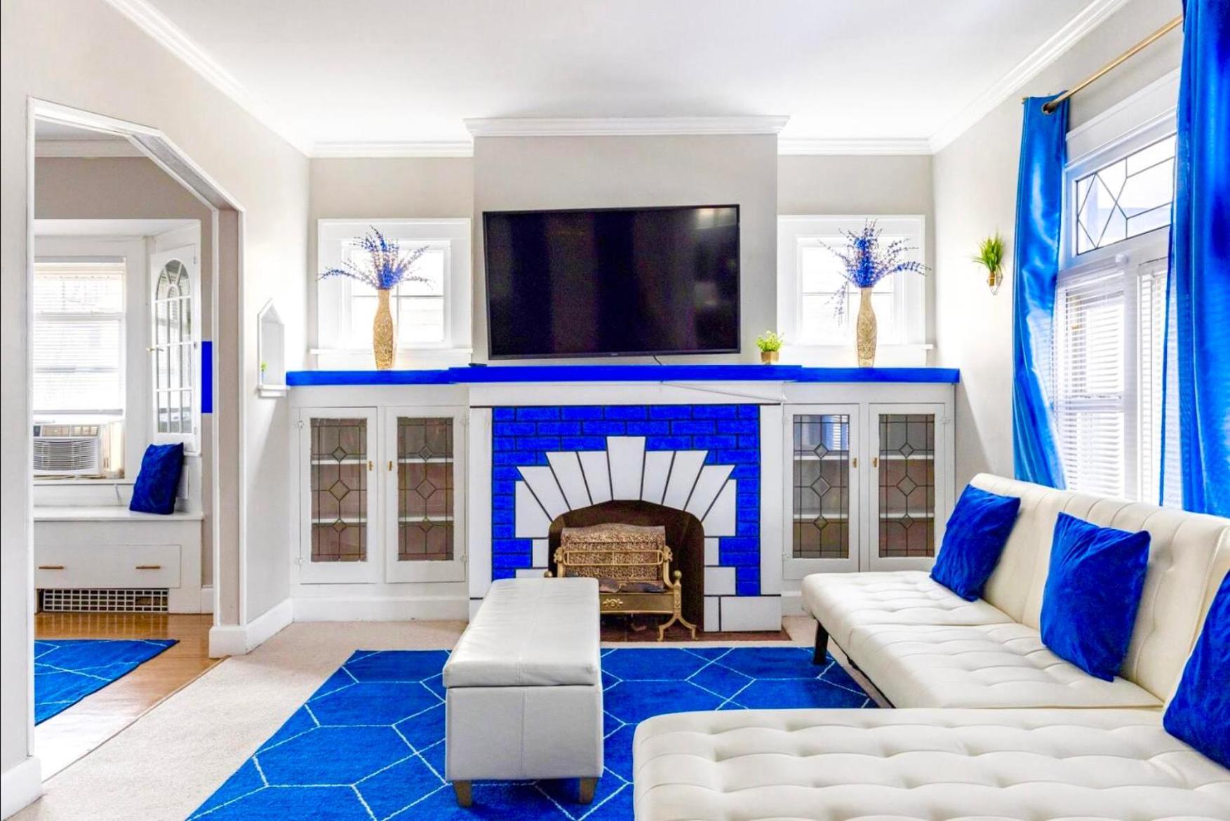 The Sapphire Haven - Your Old Brooklyn Oasis Awaits Families, Couples, Business Travelers Near Downtown With Parking, 300 Mb Wifi & Self Check-In Cleveland Exterior photo