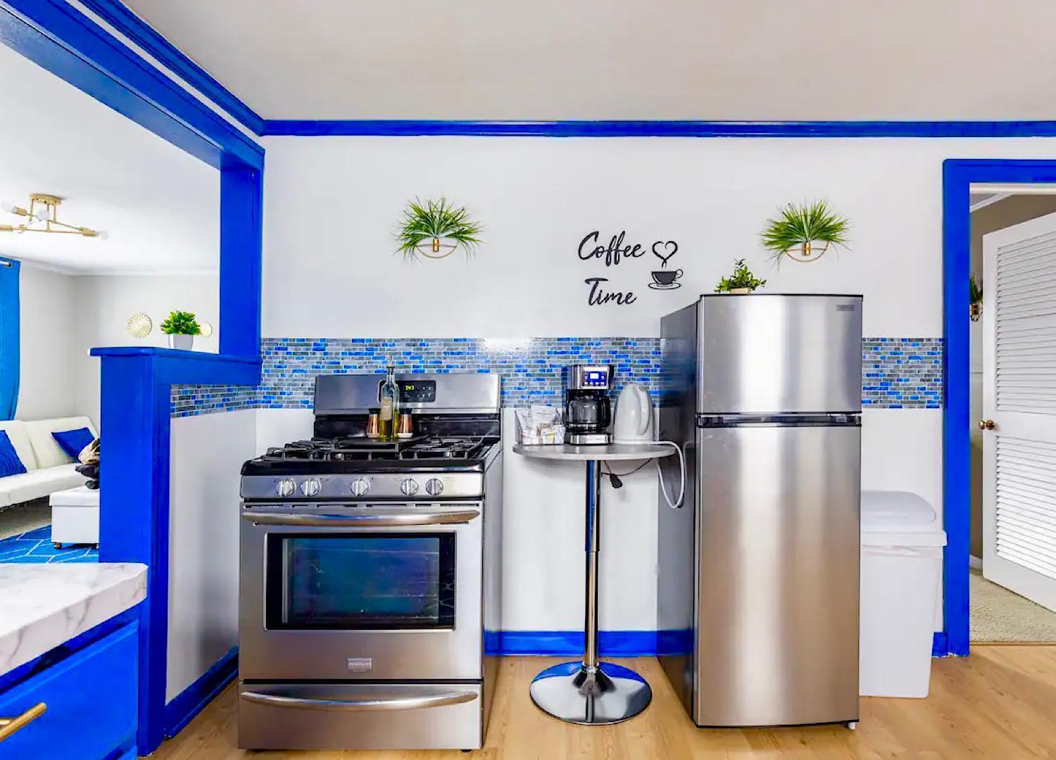 The Sapphire Haven - Your Old Brooklyn Oasis Awaits Families, Couples, Business Travelers Near Downtown With Parking, 300 Mb Wifi & Self Check-In Cleveland Exterior photo