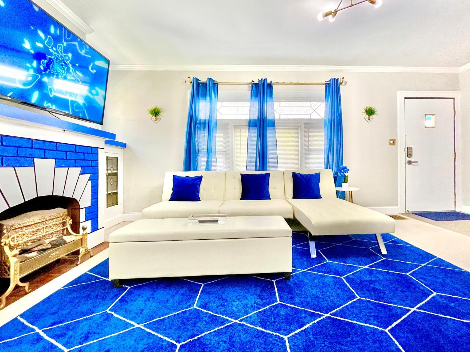 The Sapphire Haven - Your Old Brooklyn Oasis Awaits Families, Couples, Business Travelers Near Downtown With Parking, 300 Mb Wifi & Self Check-In Cleveland Exterior photo