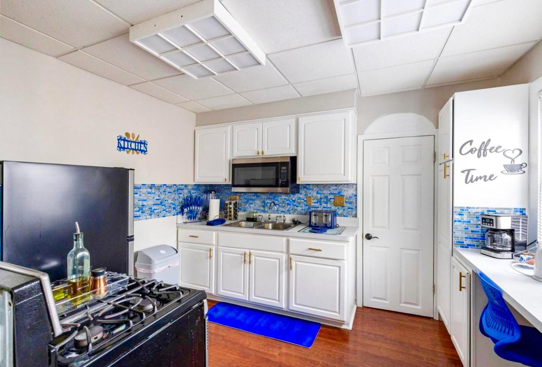 The Sapphire Haven - Your Old Brooklyn Oasis Awaits Families, Couples, Business Travelers Near Downtown With Parking, 300 Mb Wifi & Self Check-In Cleveland Exterior photo