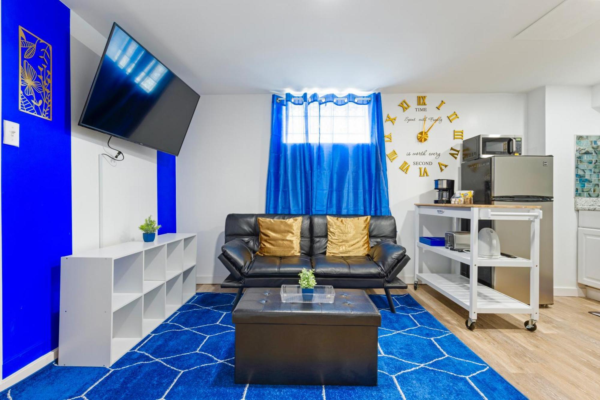 The Sapphire Haven - Your Old Brooklyn Oasis Awaits Families, Couples, Business Travelers Near Downtown With Parking, 300 Mb Wifi & Self Check-In Cleveland Exterior photo