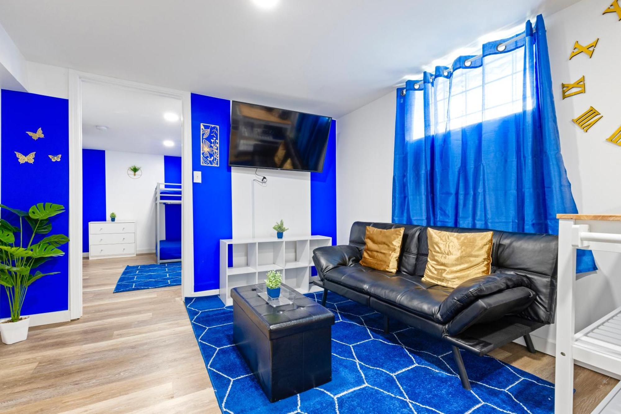 The Sapphire Haven - Your Old Brooklyn Oasis Awaits Families, Couples, Business Travelers Near Downtown With Parking, 300 Mb Wifi & Self Check-In Cleveland Exterior photo